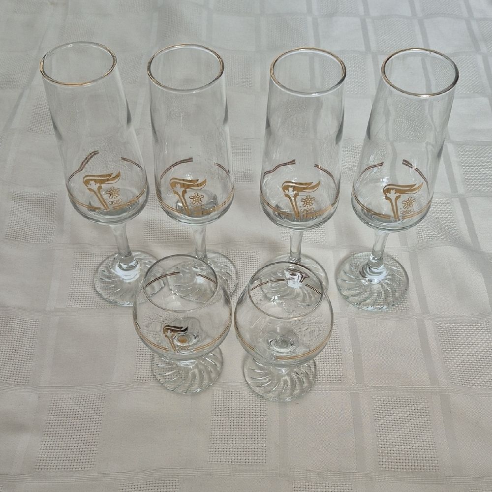 Gold Accent Glassware Set - Picture 4 of 16
